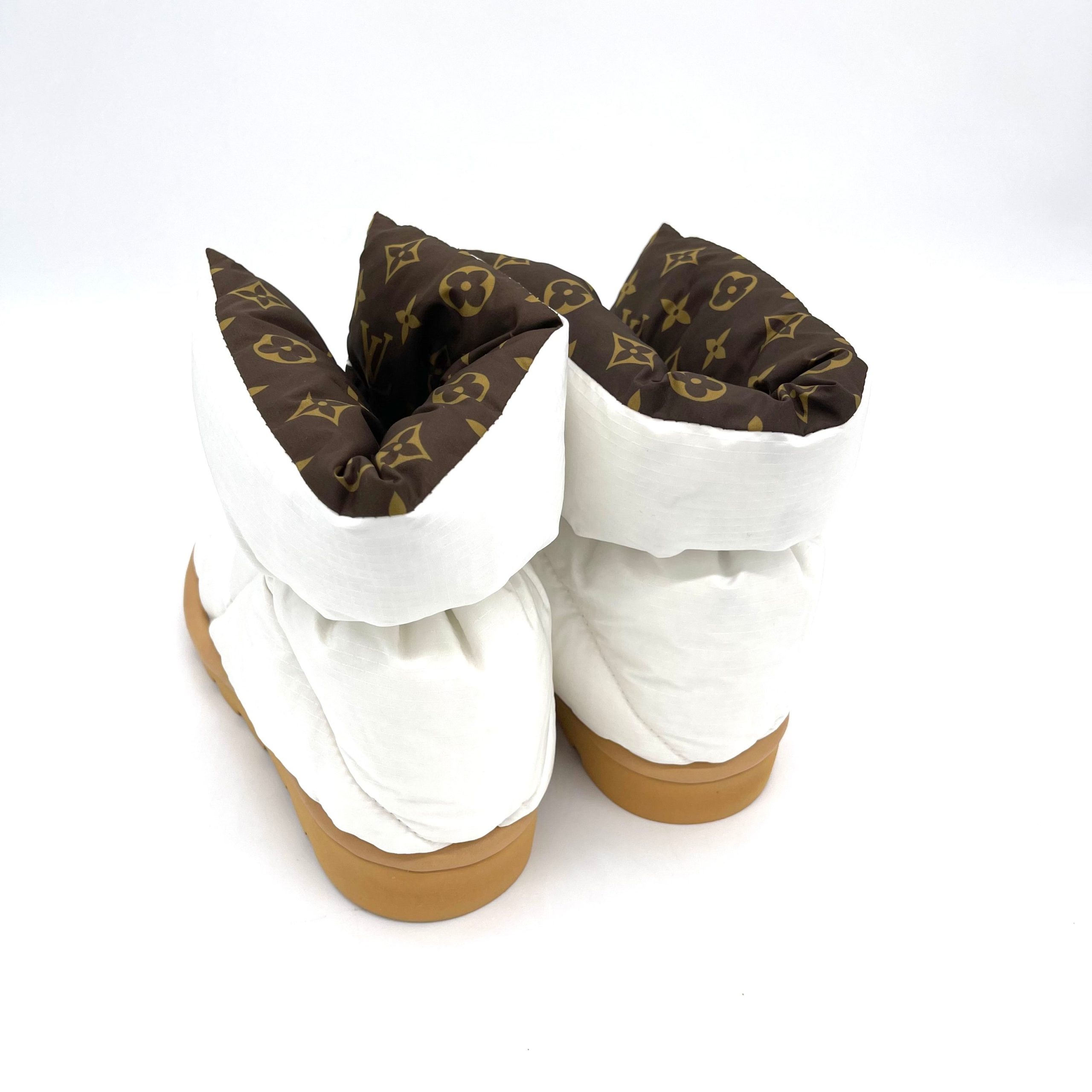 LOUIS VUITTON Comfort Ankle Boot / Brand New Condition