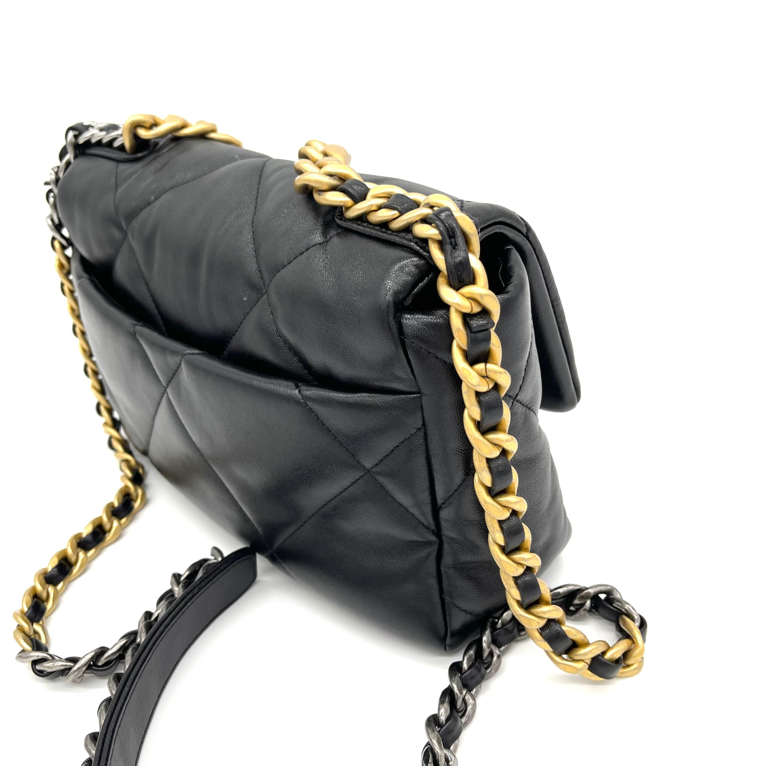 CHANEL Lambskin Quilted Medium Chanel 19 Flap Black 2023