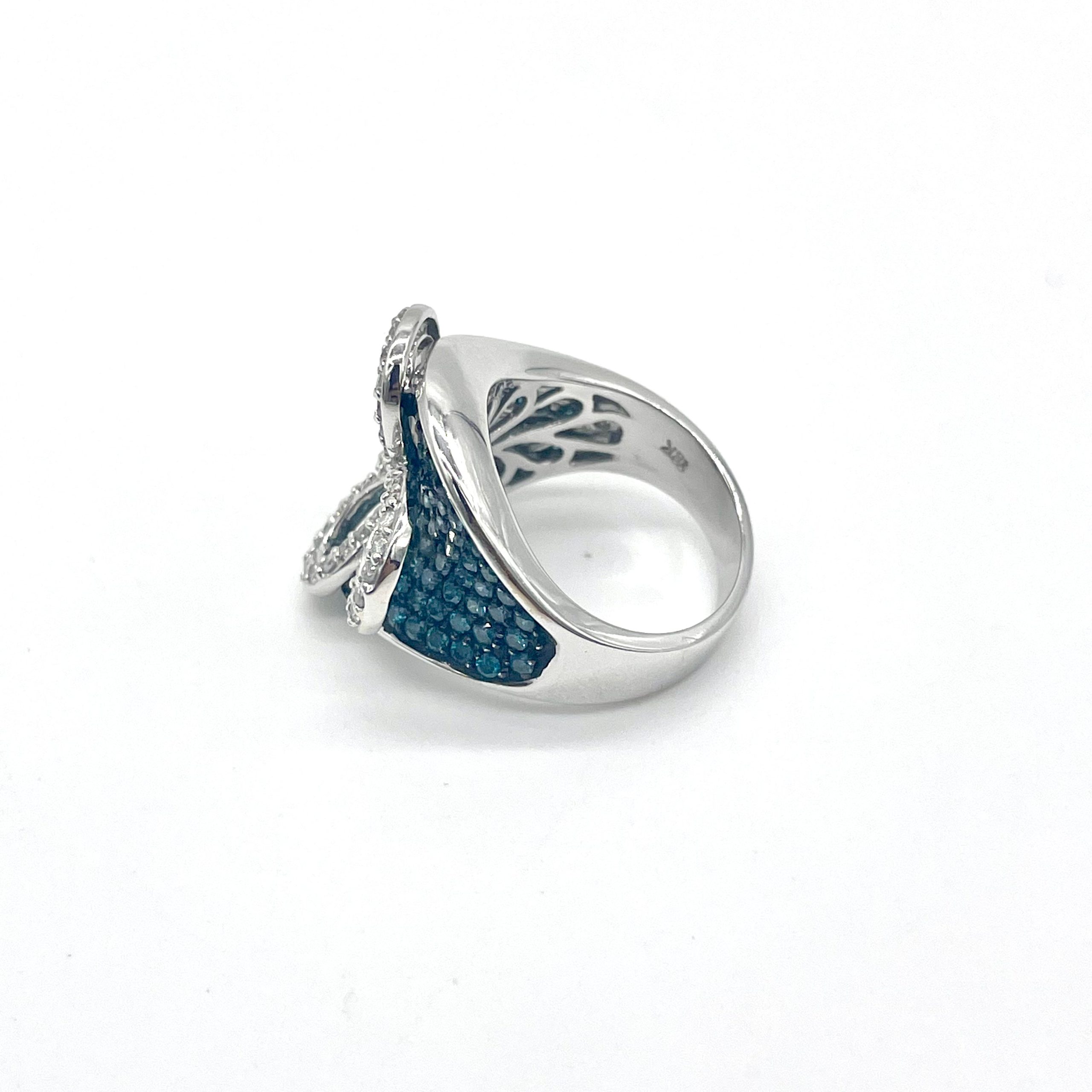 18k White Gold & Blue Diamond Flower Ring