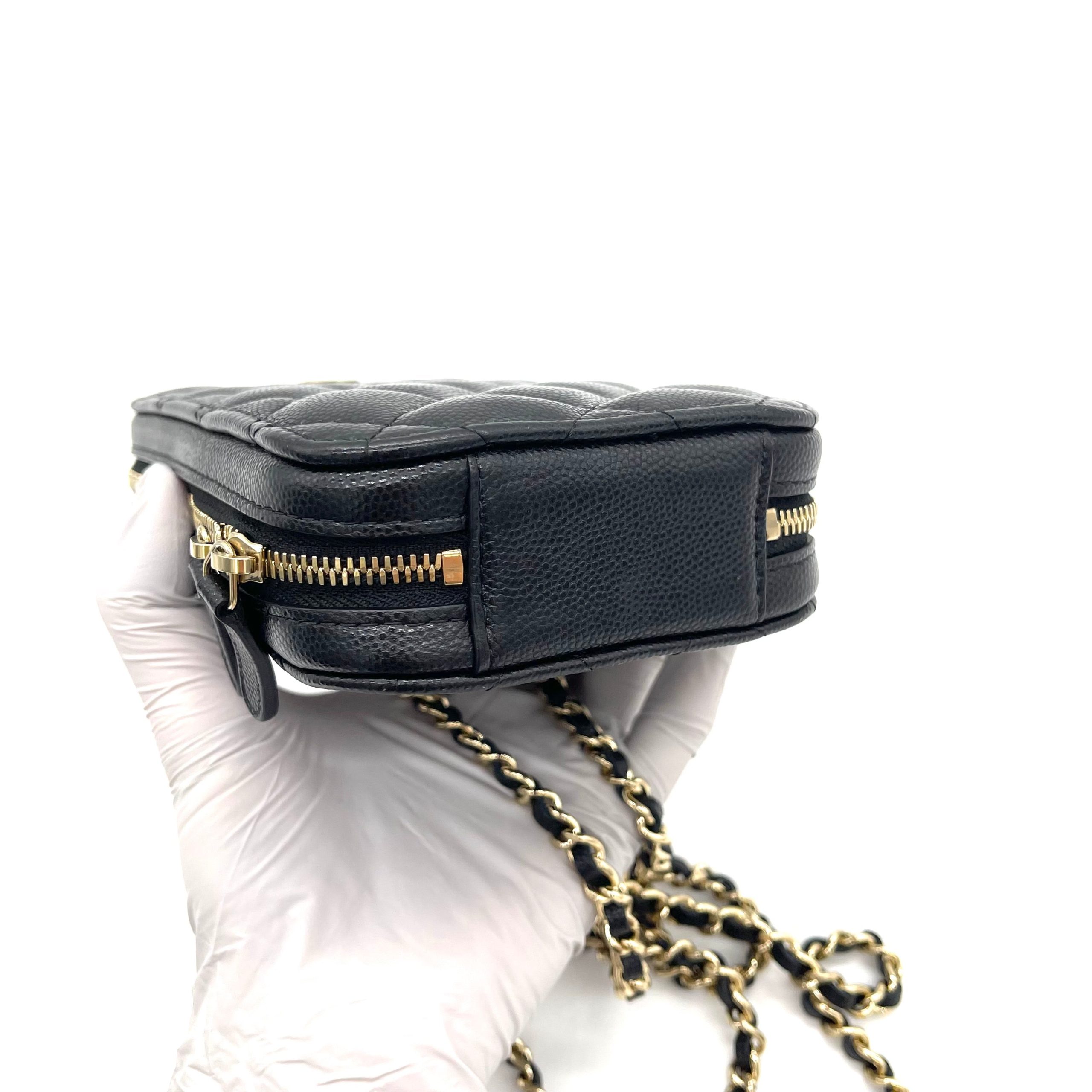 CHANEL Zip Around Phone Case Chain Shoulder Bag – Black Grained Calfskin