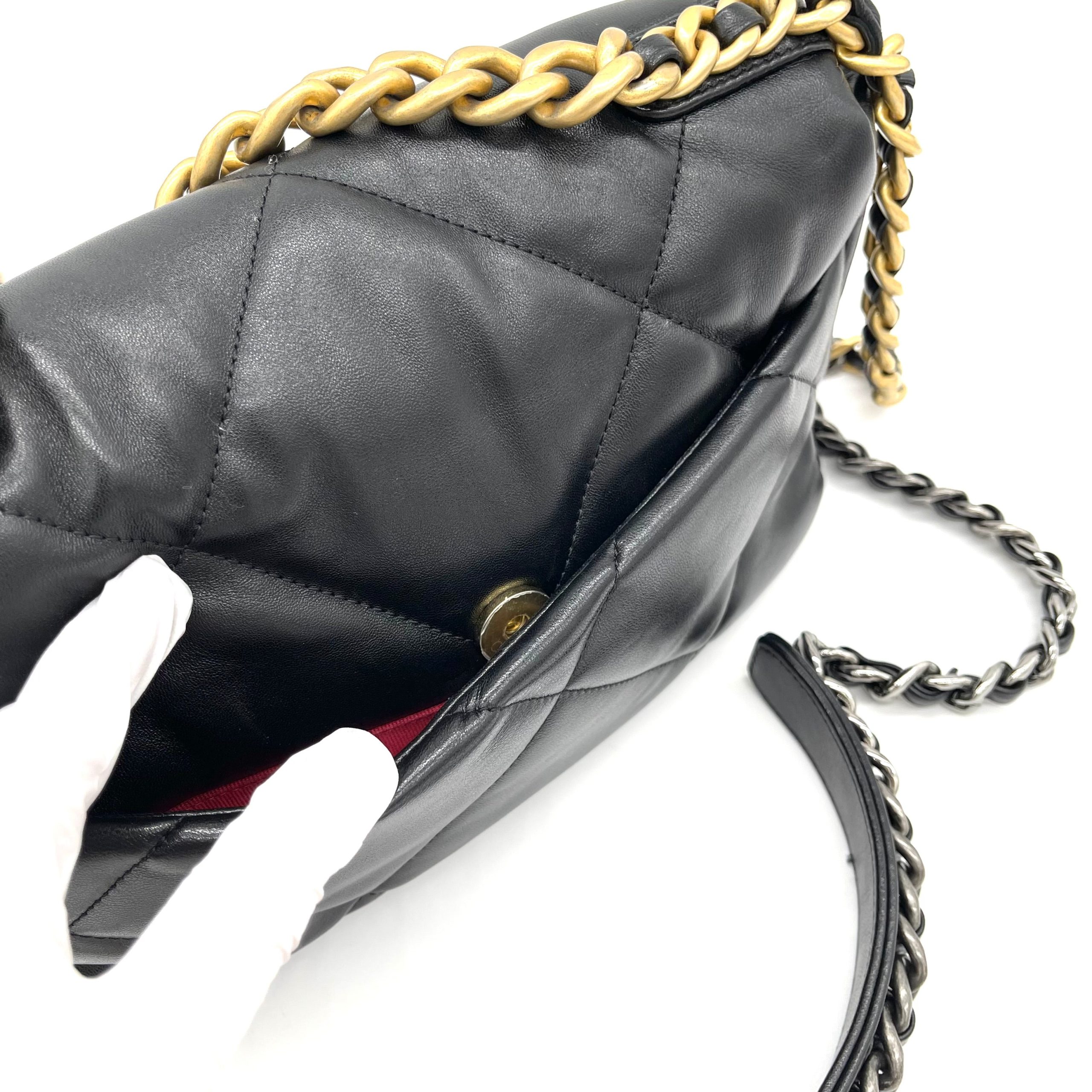 CHANEL Lambskin Quilted Medium Chanel 19 Flap Black 2023