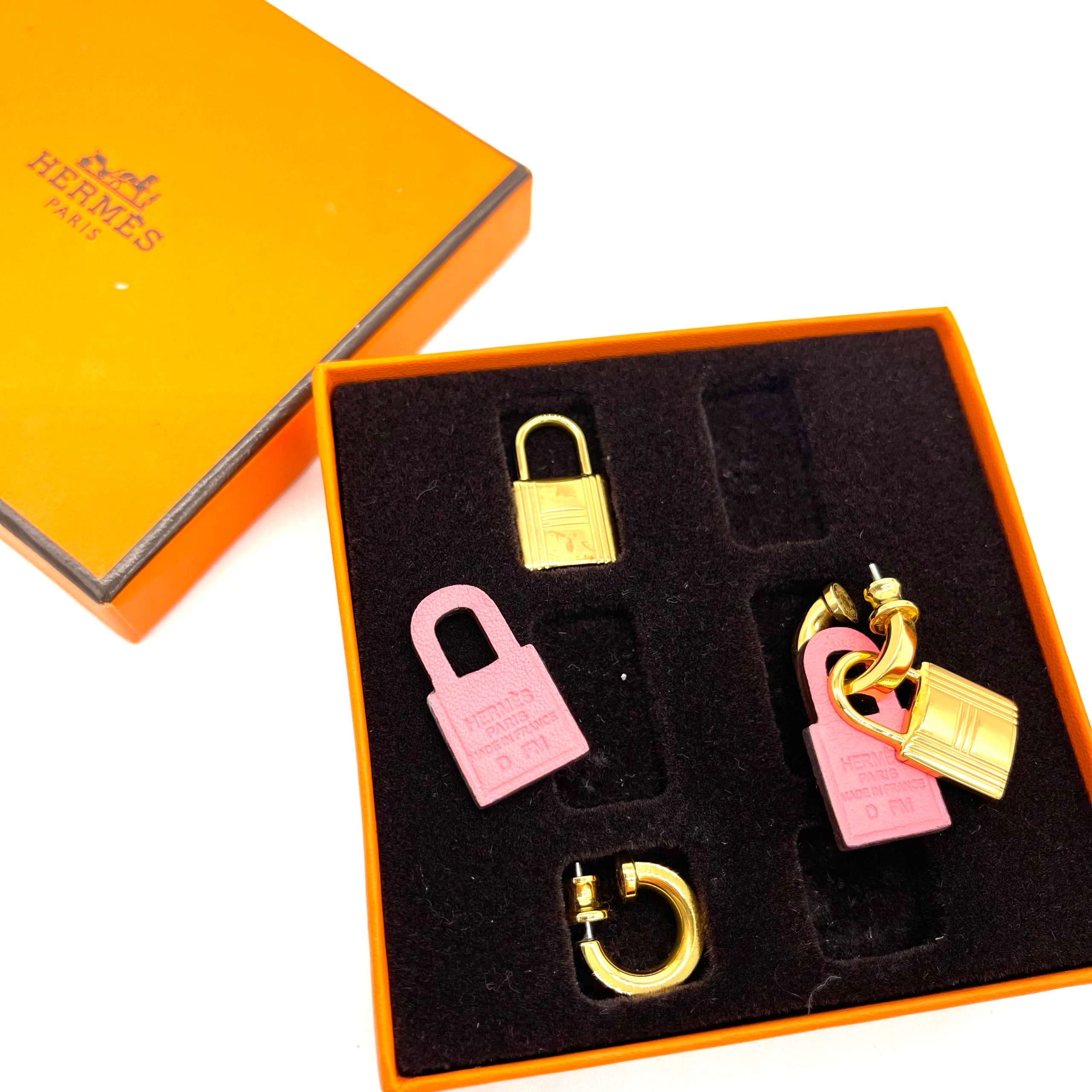 HERMES Swift O'Kelly Earrings Pink