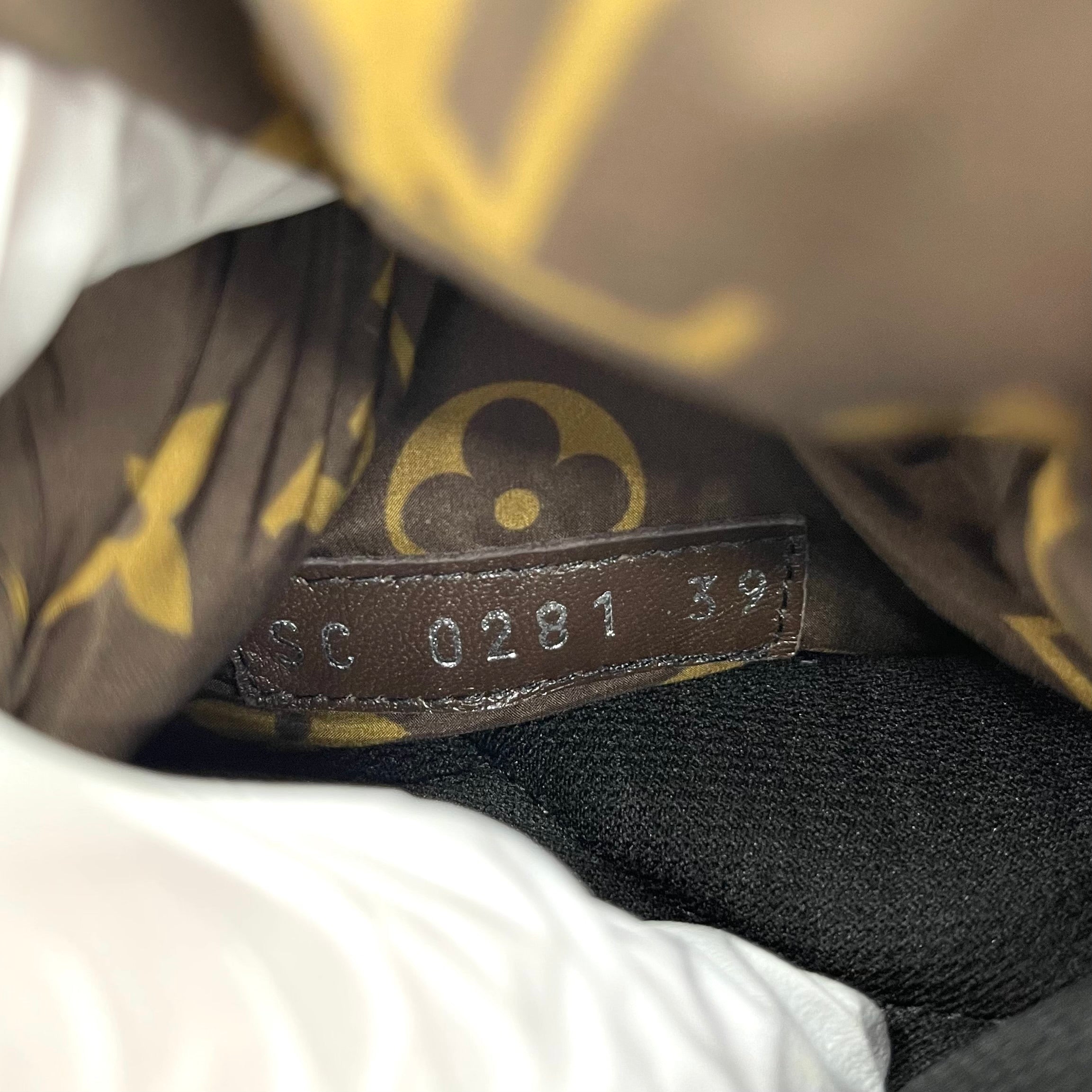 LOUIS VUITTON Comfort Ankle Boot / Brand New Condition