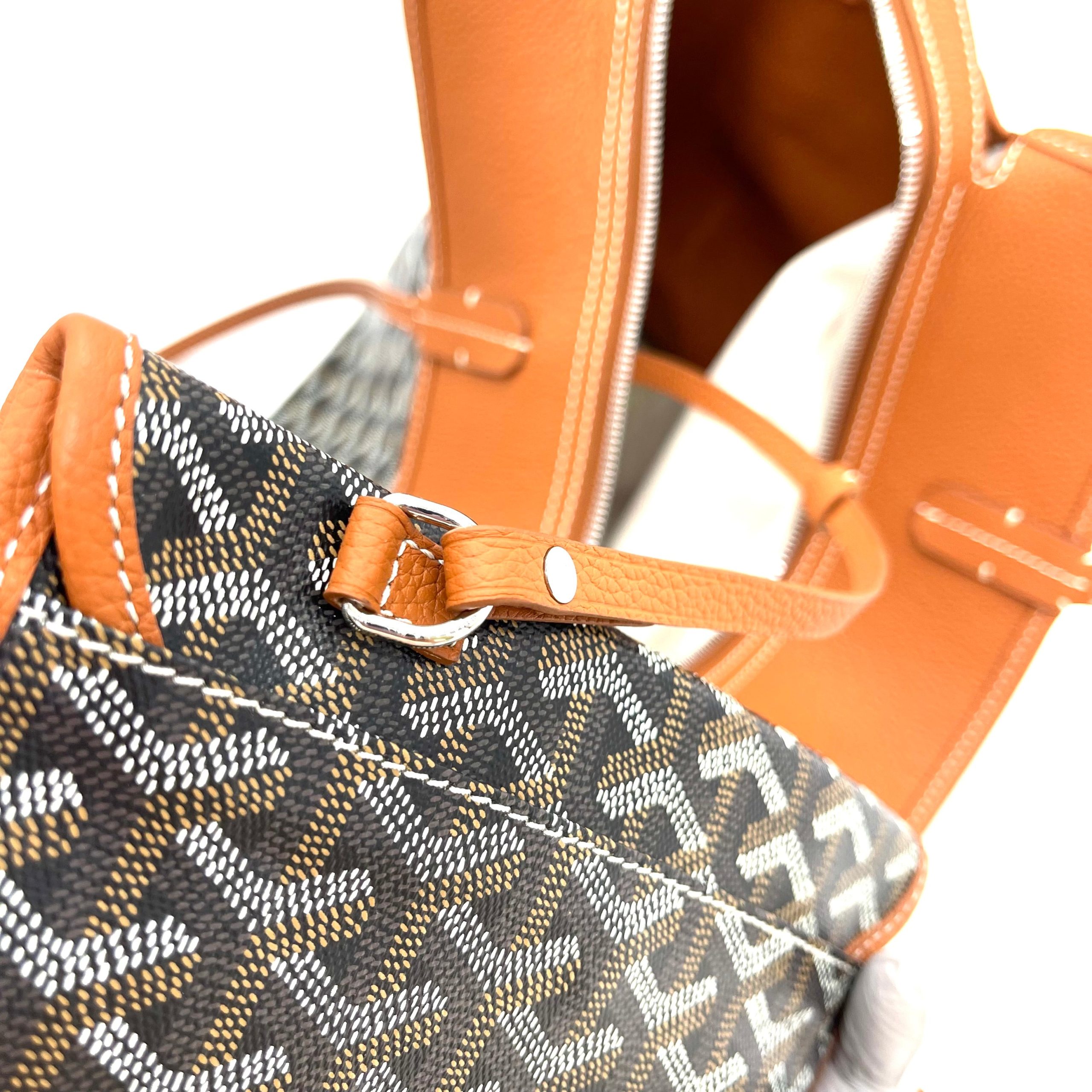 GOYARD Goyardine Sac Hardy Pet Carrier PM – Black/Gold