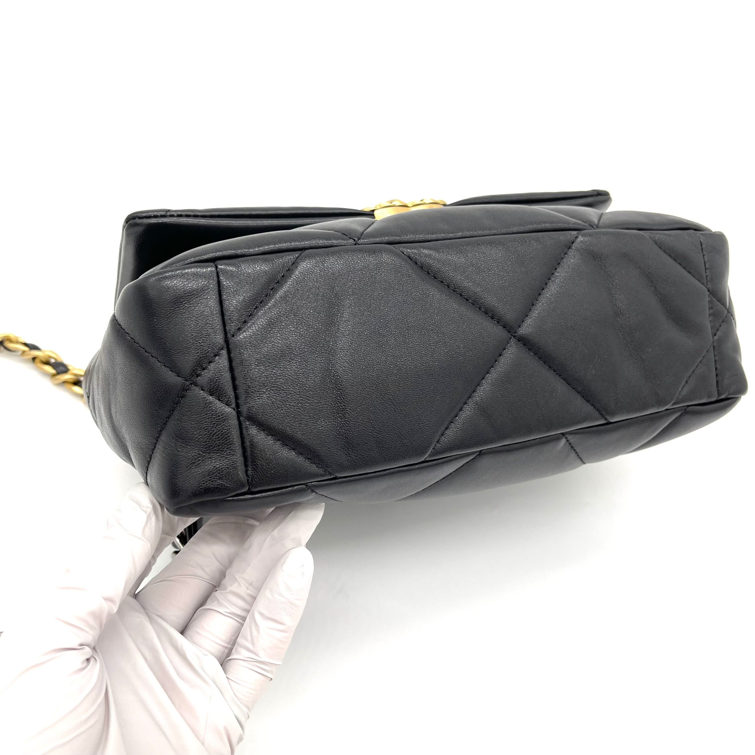 CHANEL Lambskin Quilted Medium Chanel 19 Flap Black 2023