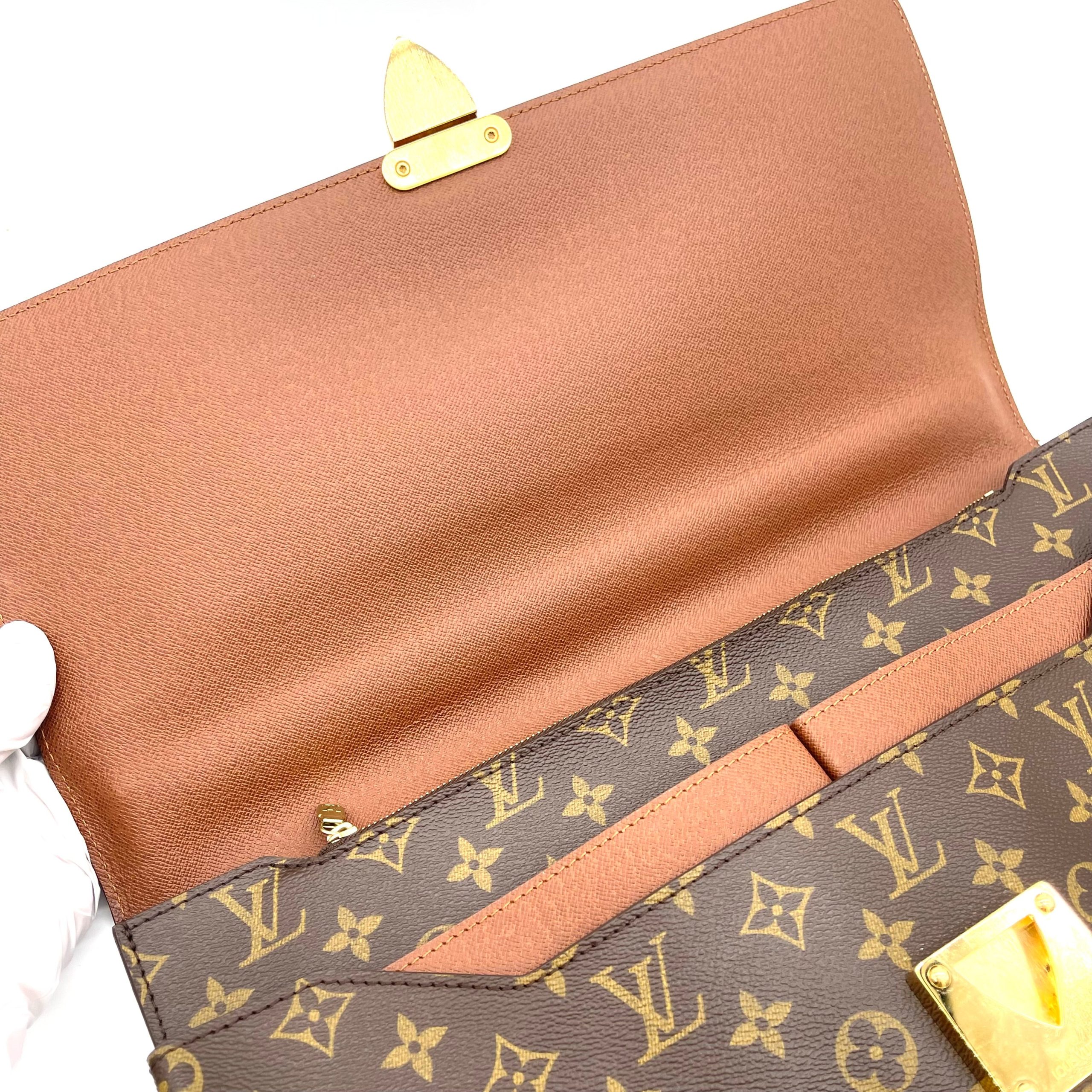 LOUIS VUITTON Monogram Canvas Robusto 1 Compartment Briefcase