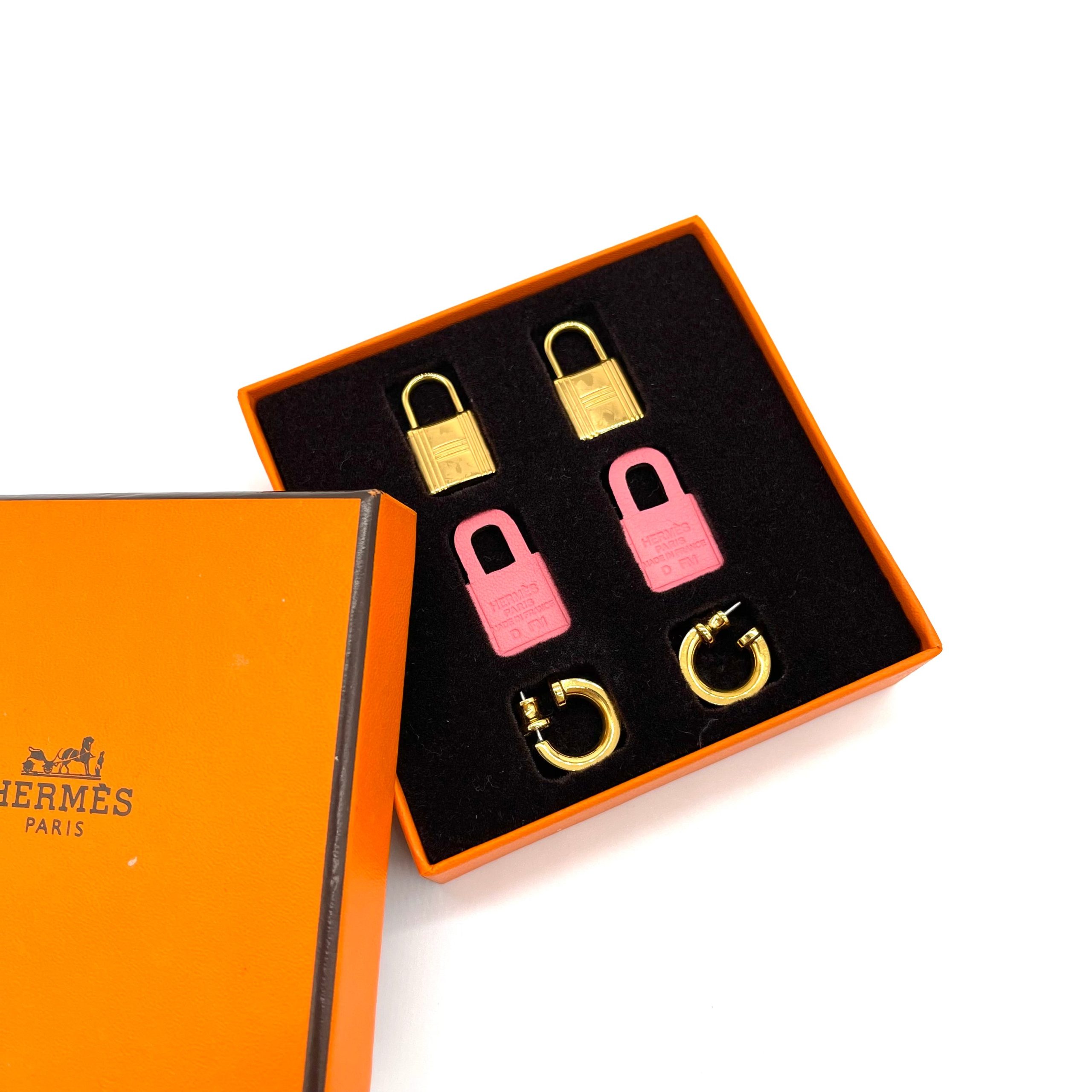 HERMES Swift O'Kelly Earrings Pink
