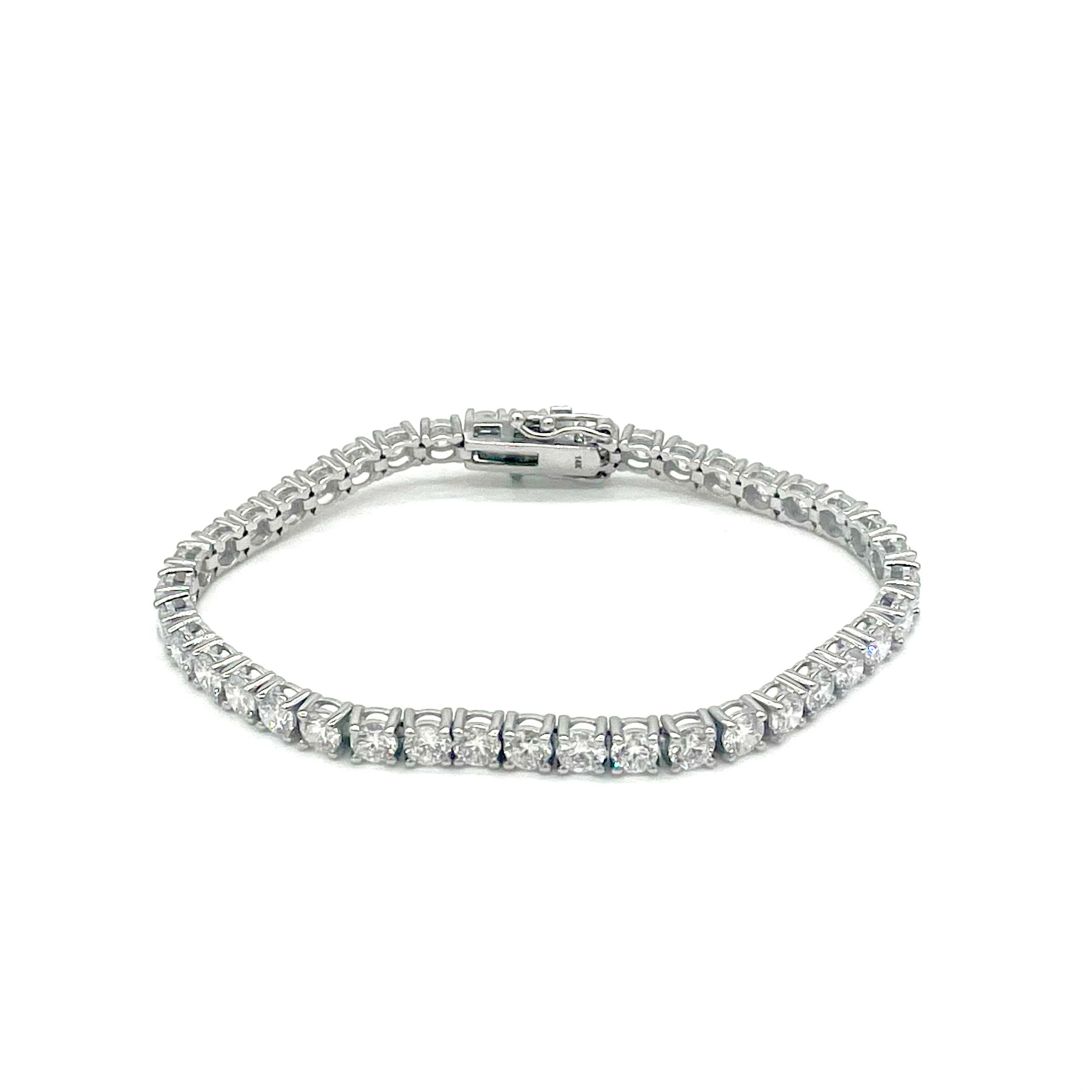 14k White Gold 40 Stones Diamond Bracelet