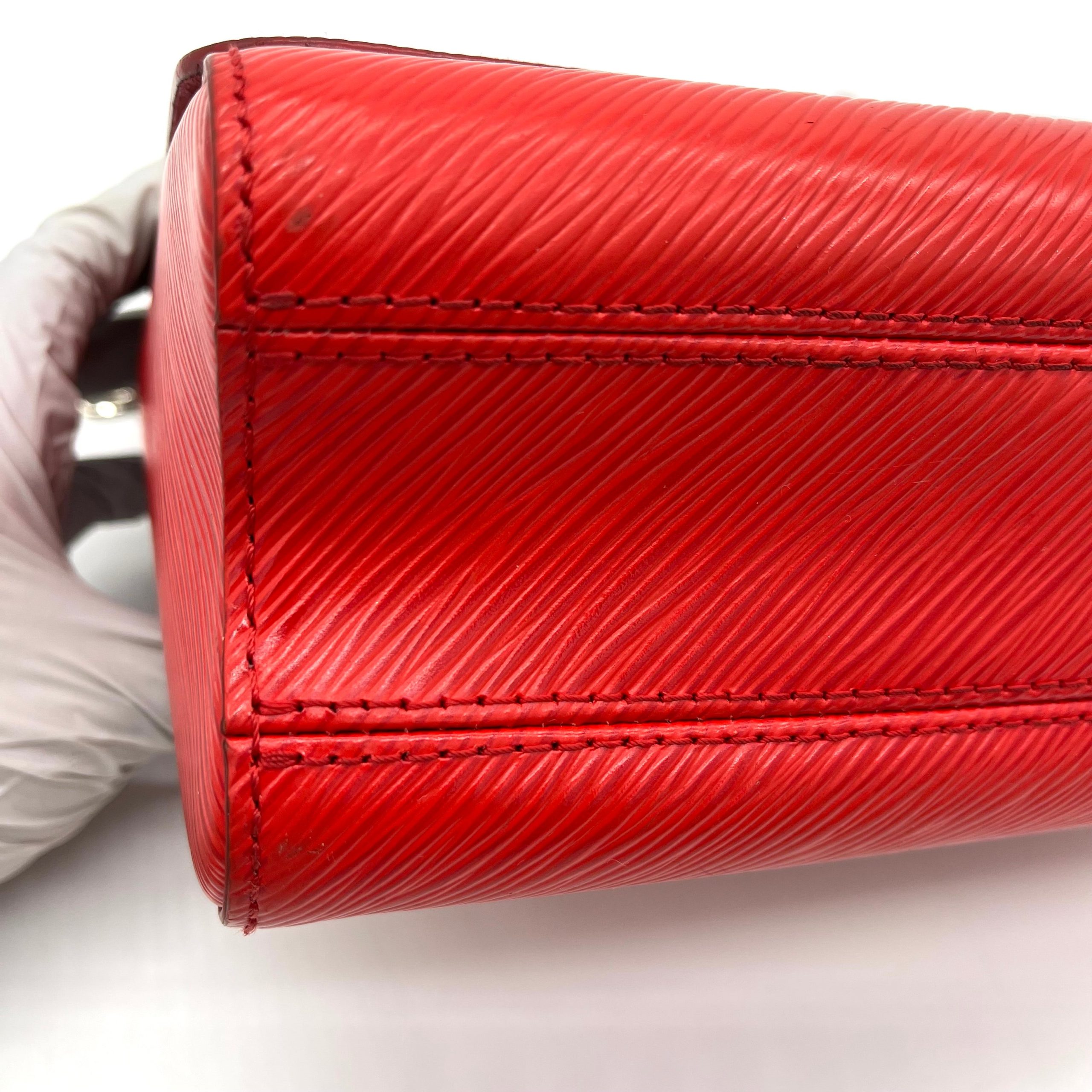 LOUIS VUITTON Epi Twist Shoulder Bag MM Coquelicot