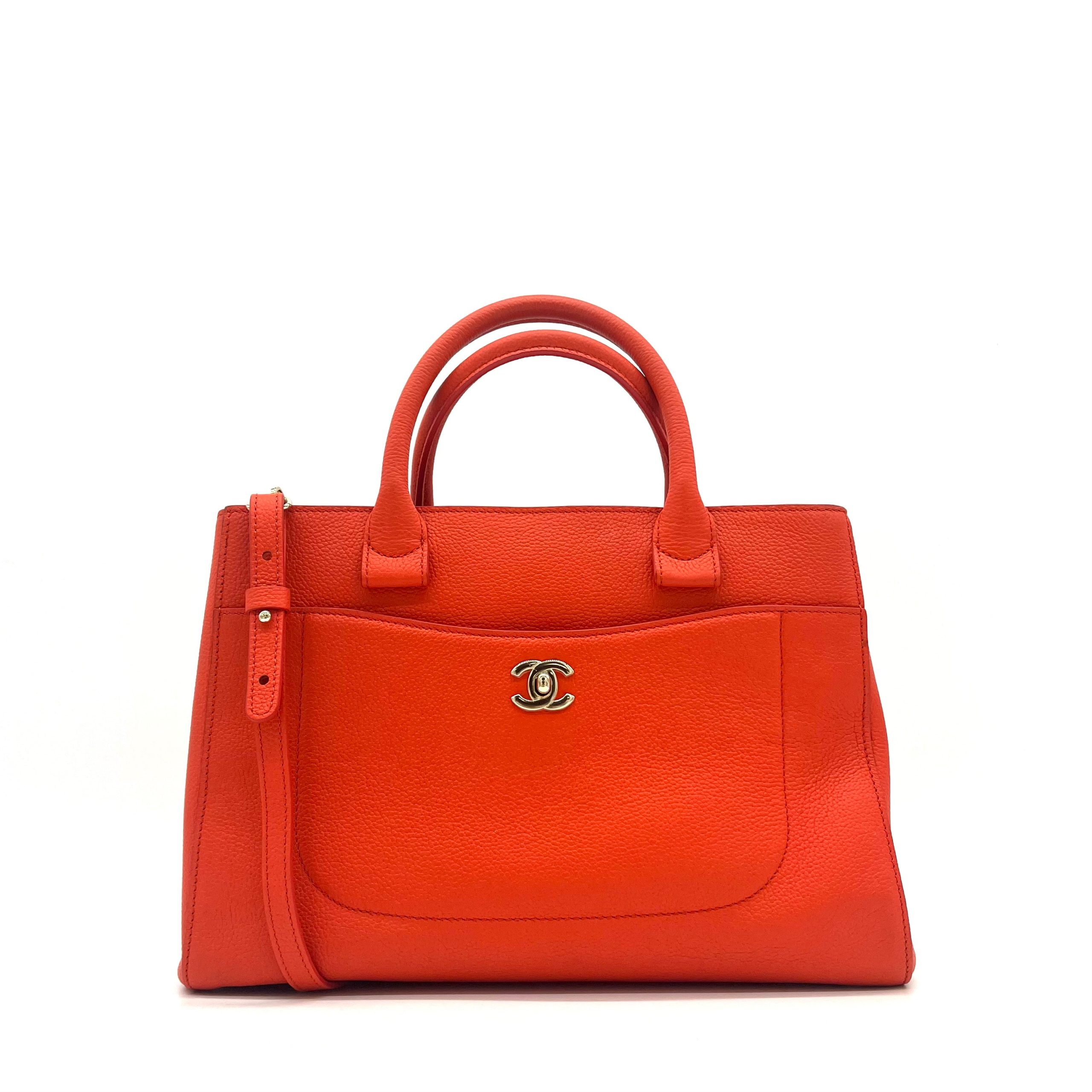 CHANEL Grained Calfskin Small Neo Executive Shopper Tote Red 2017