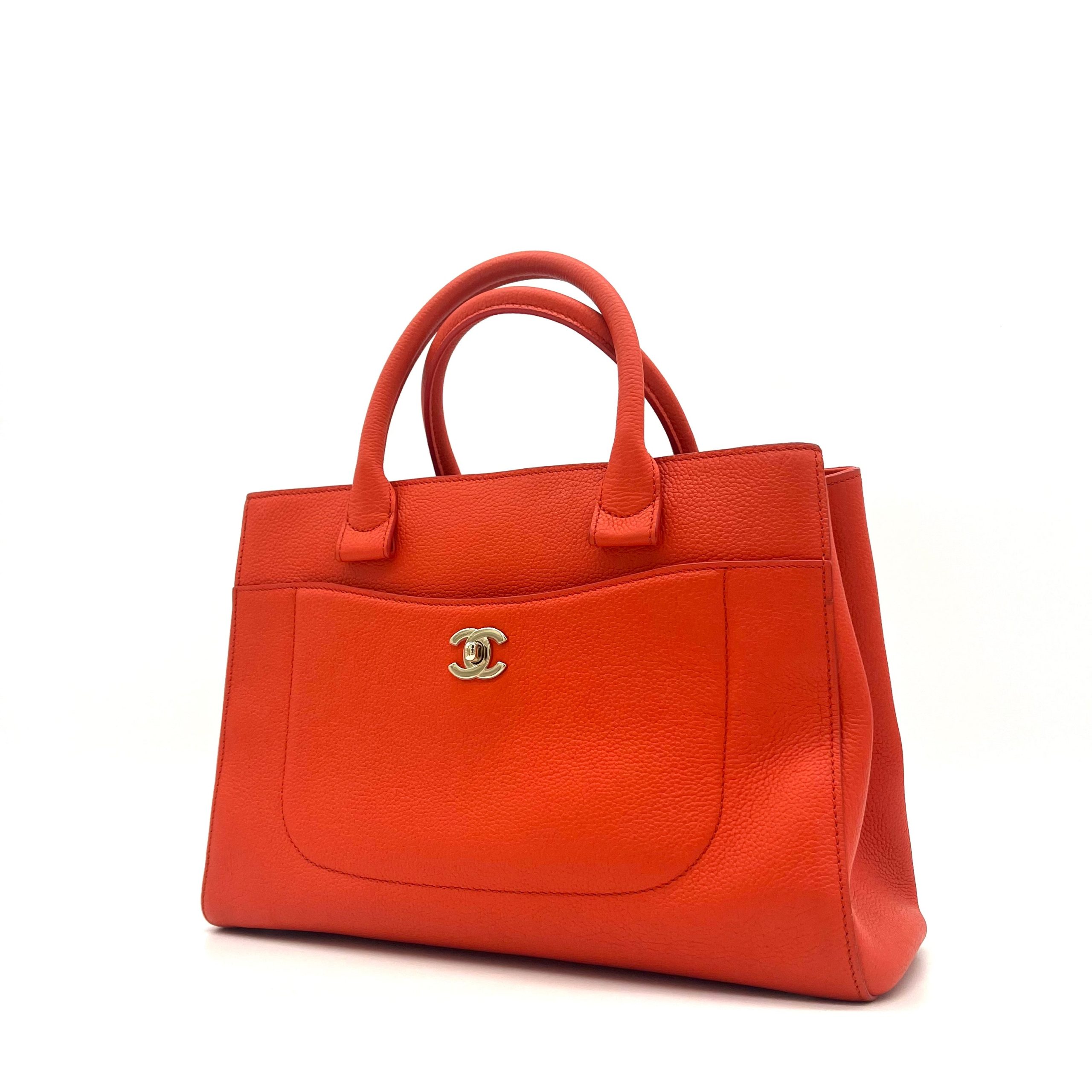 CHANEL Grained Calfskin Small Neo Executive Shopper Tote Red 2017