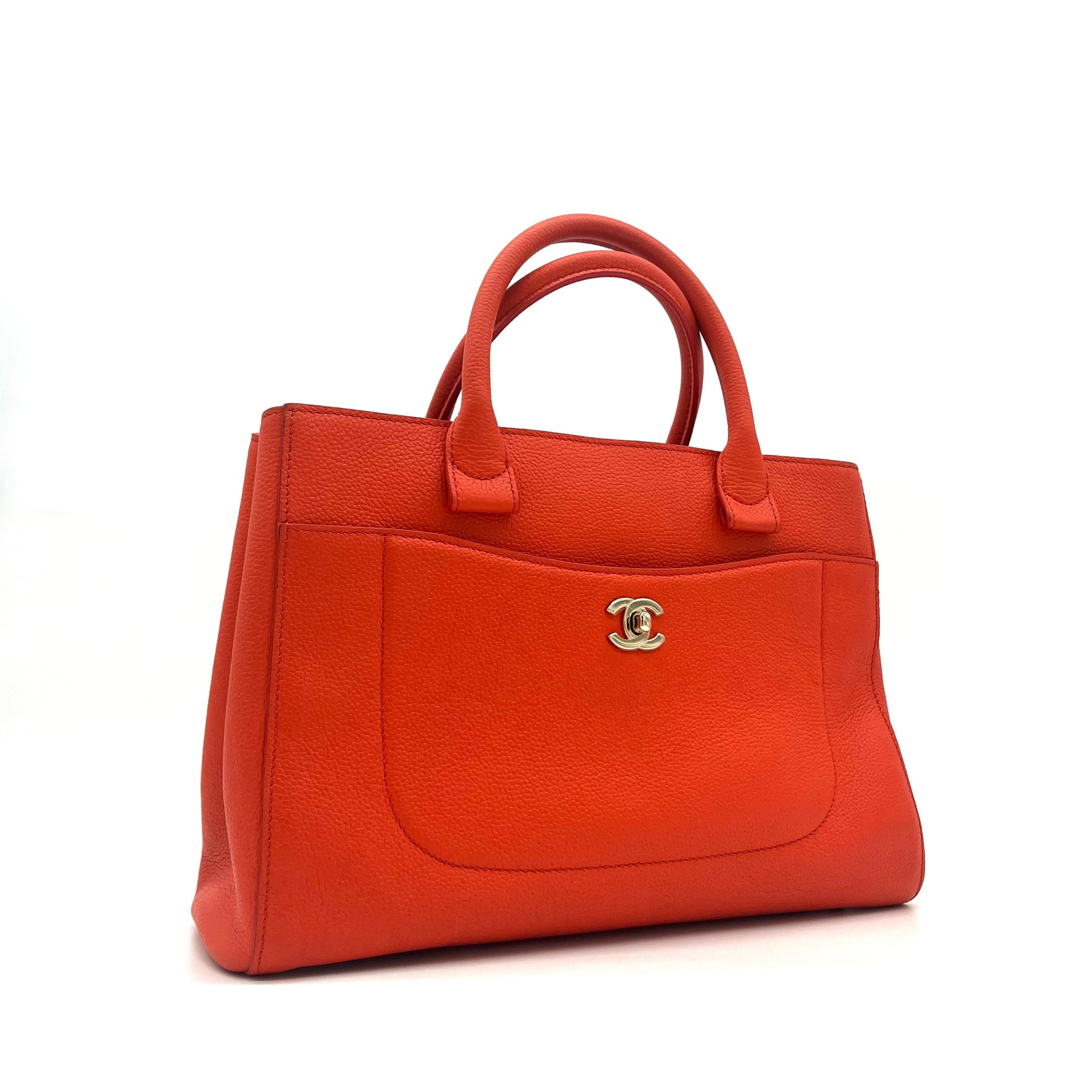 CHANEL Grained Calfskin Small Neo Executive Shopper Tote Red 2017