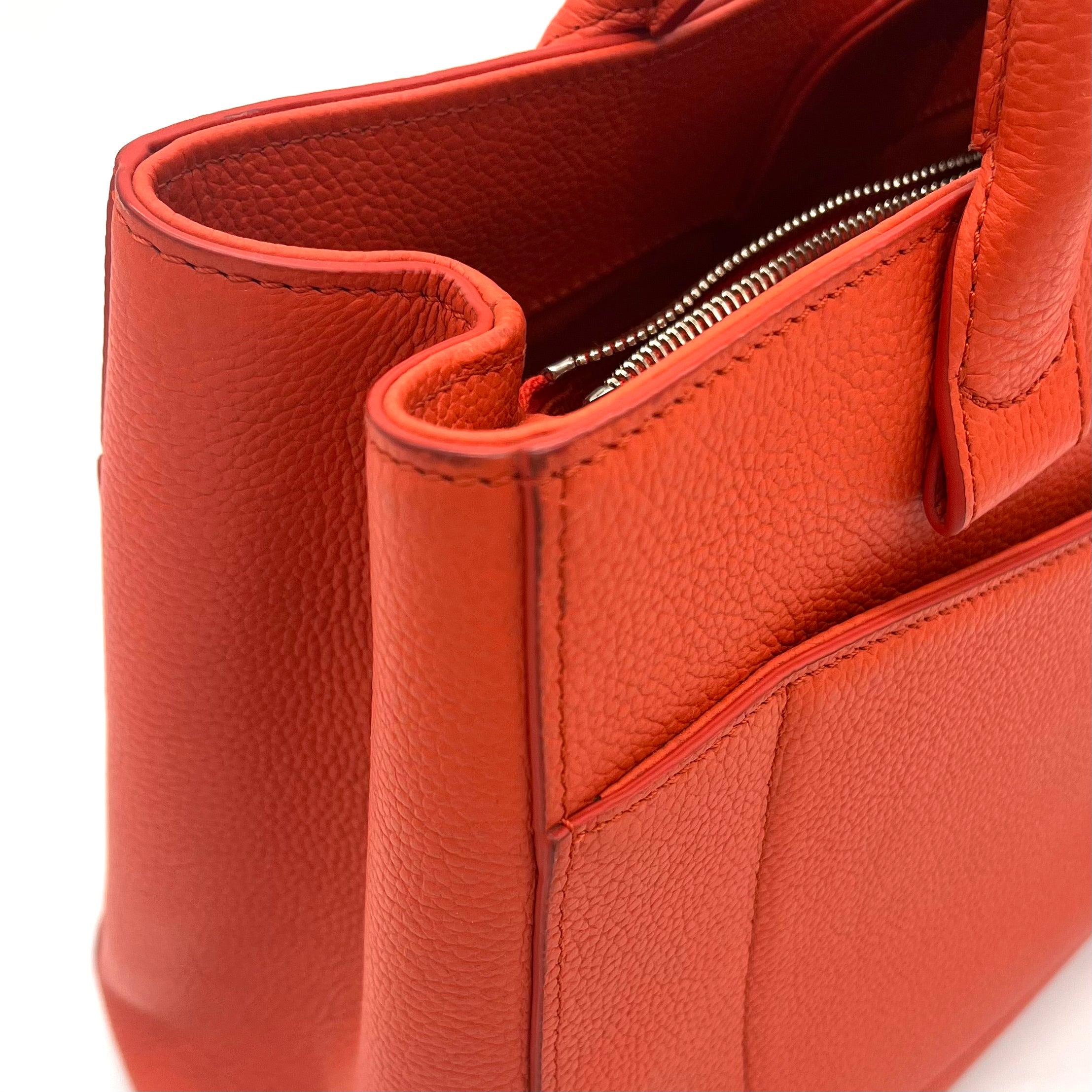 CHANEL Grained Calfskin Small Neo Executive Shopper Tote Red 2017