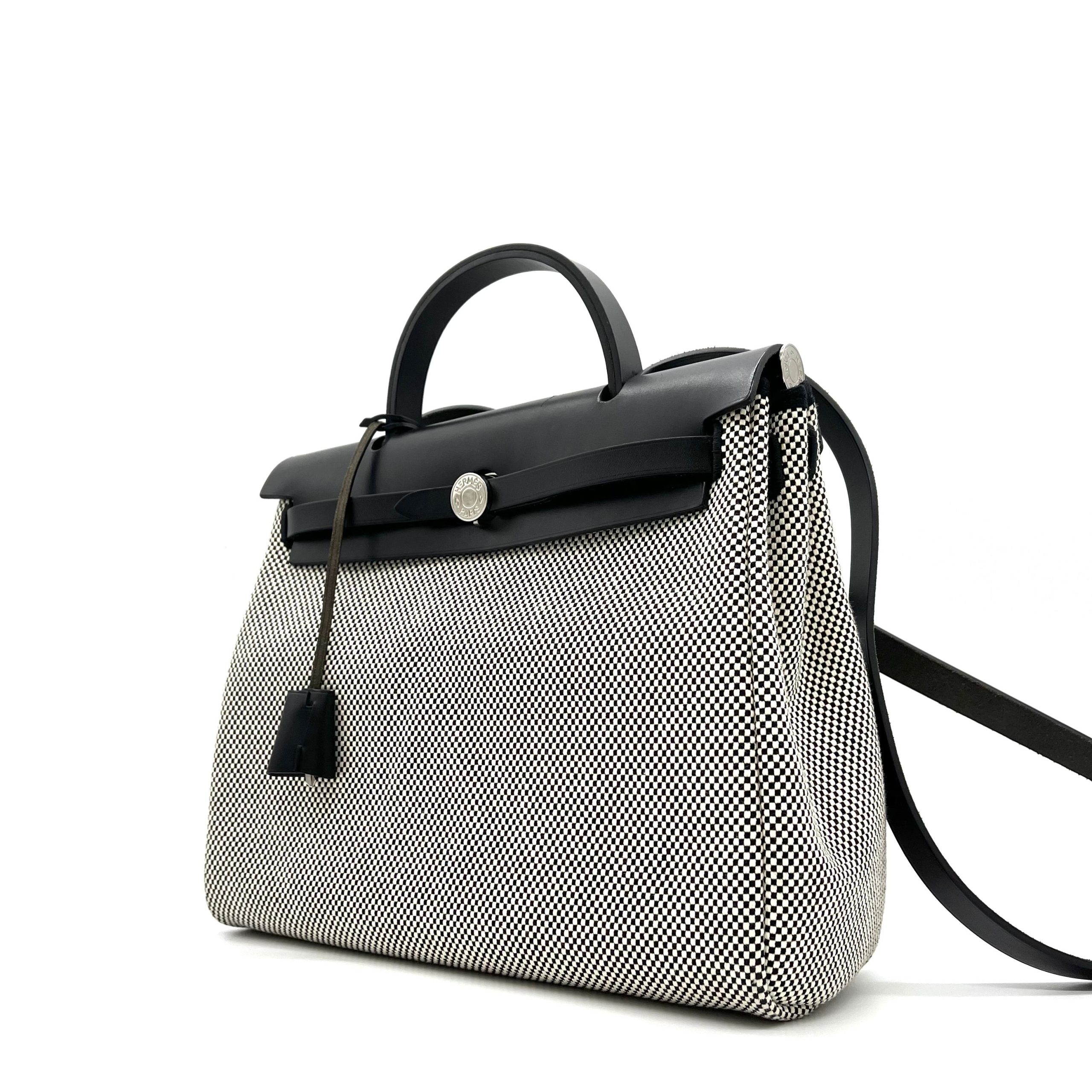 HERMES Vache Hunter Criss Viking Herbag Zip Retourne 31 PM Ecru Black