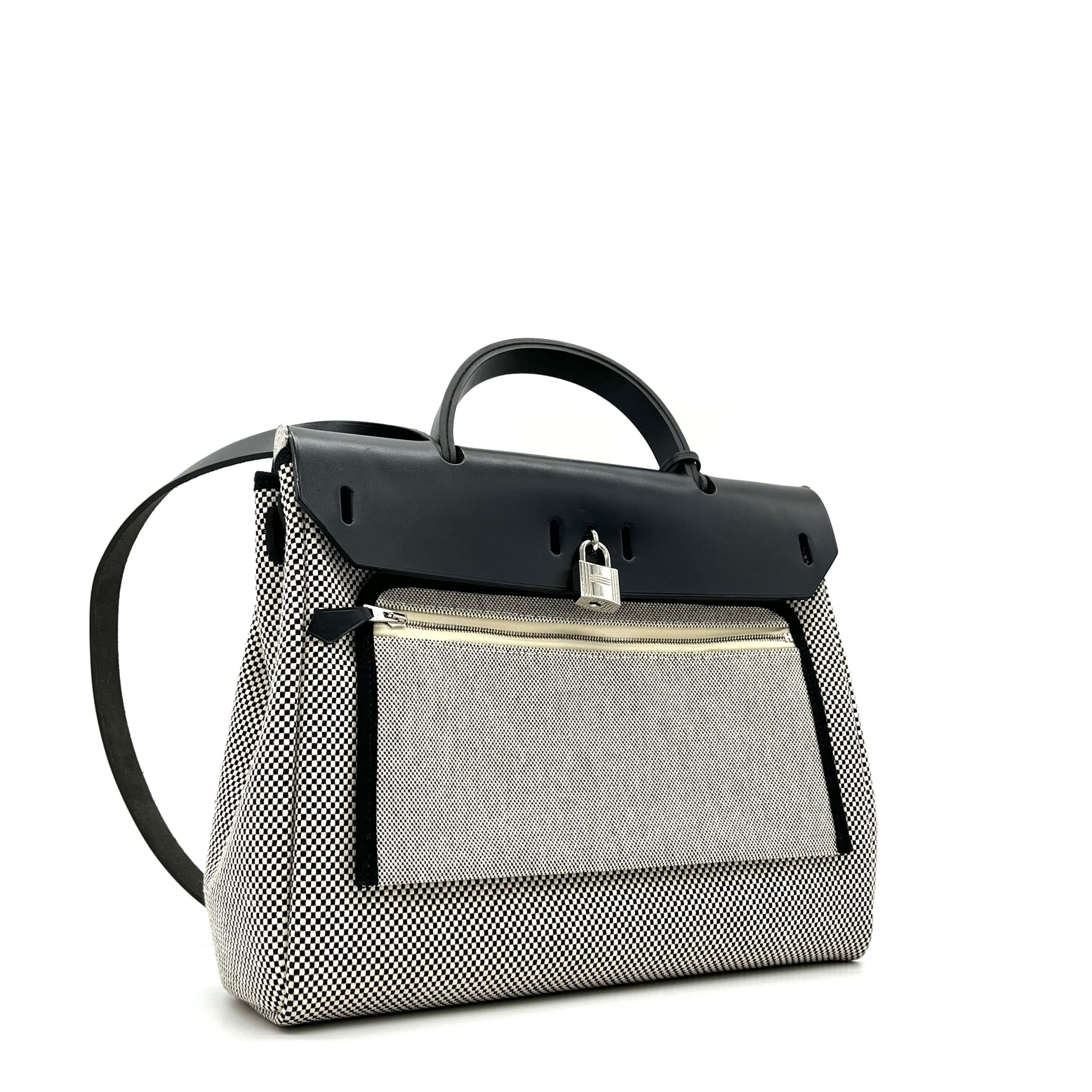 HERMES Vache Hunter Criss Viking Herbag Zip Retourne 31 PM Ecru Black