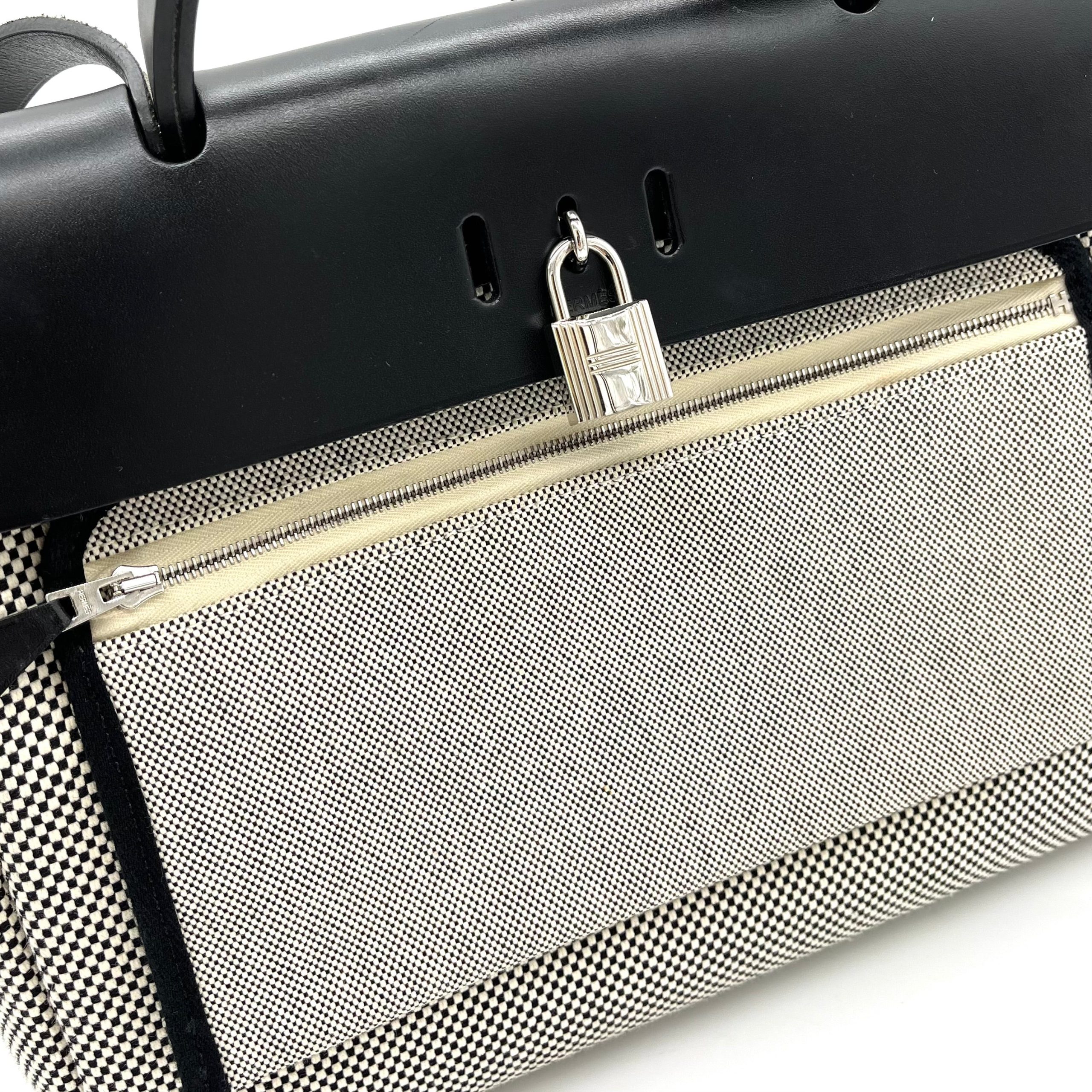 HERMES Vache Hunter Criss Viking Herbag Zip Retourne 31 PM Ecru Black