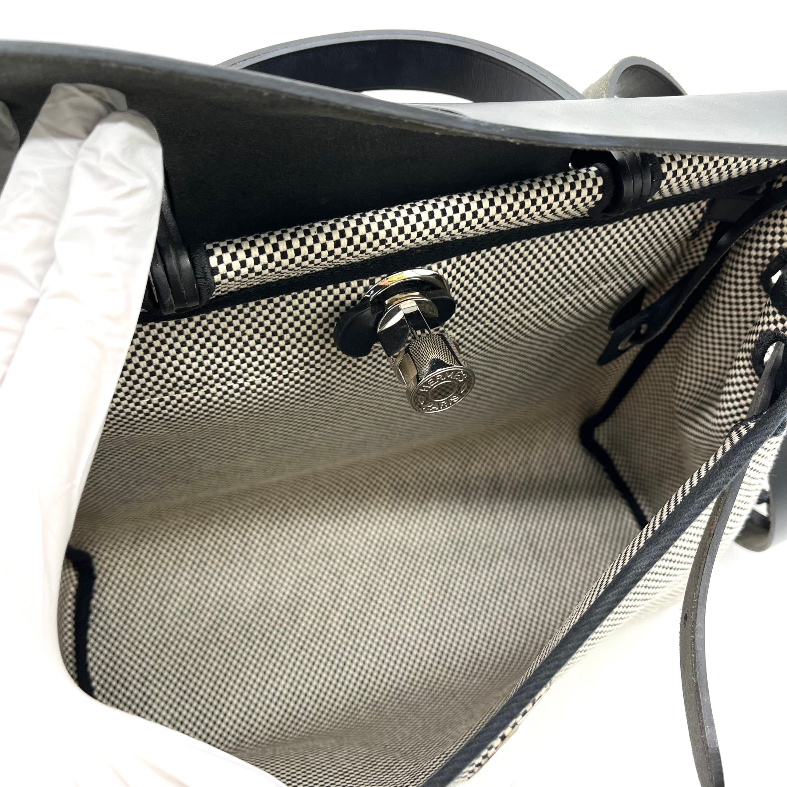 HERMES Vache Hunter Criss Viking Herbag Zip Retourne 31 PM Ecru Black