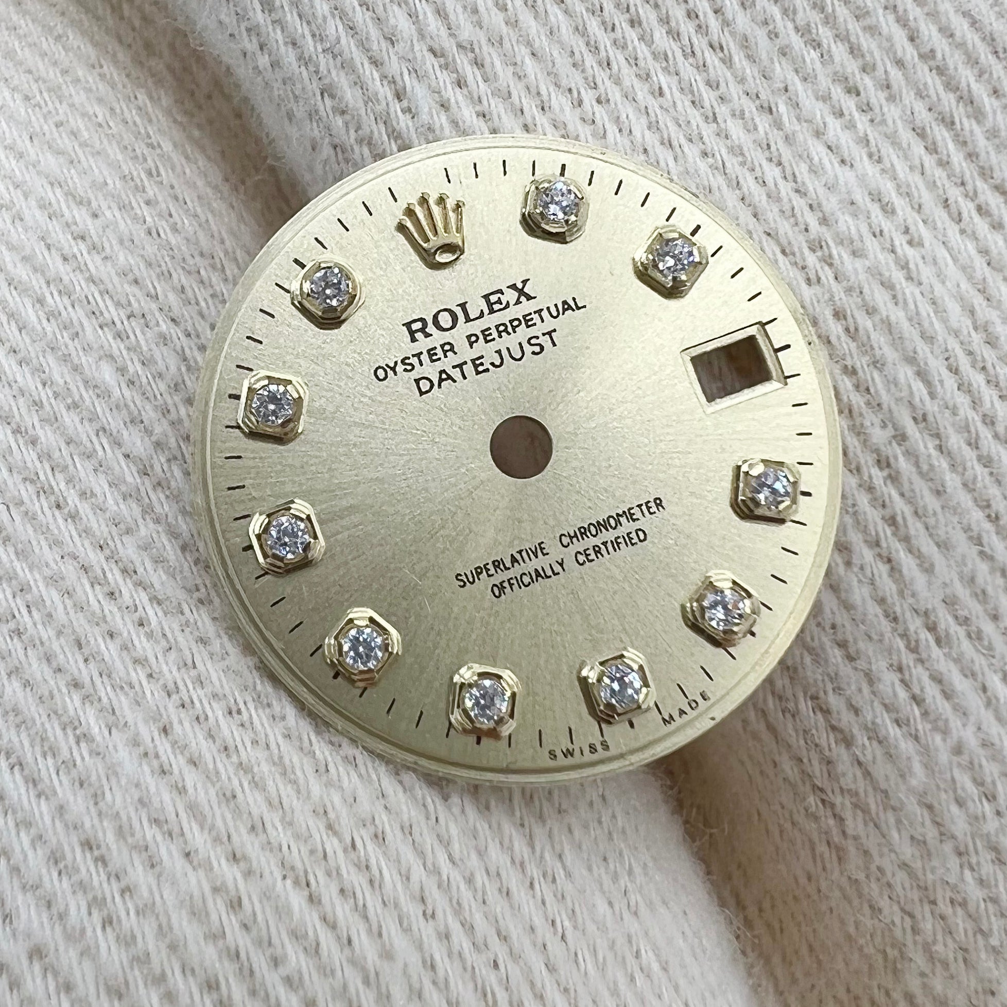 Rolex Oyster Perpetual Date Just Gold 10pt Diamond With Gold Border Dial 26mm