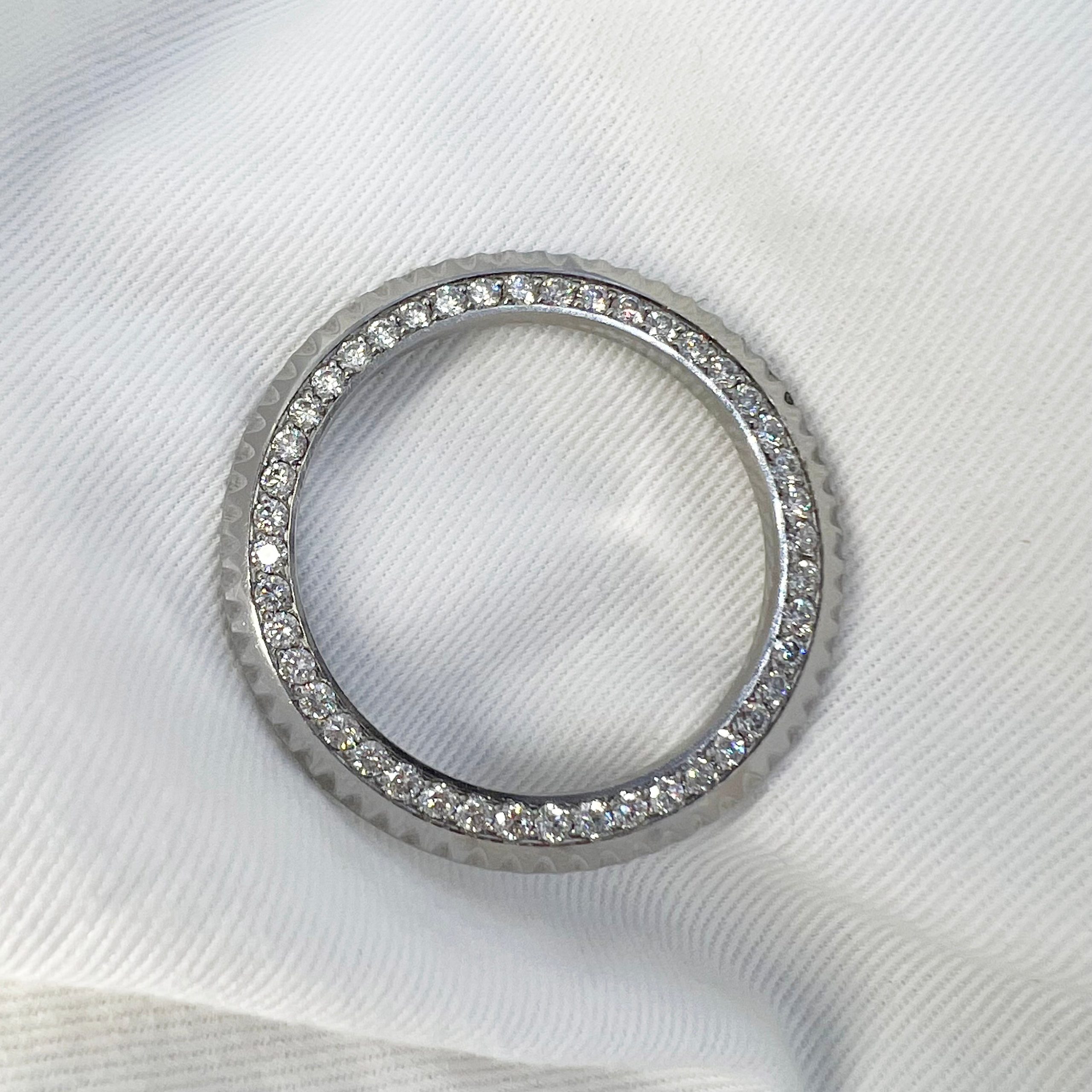 Rolex Submariner Bezel With Diamond Stainless Steel 40mm VVS F Or E Color