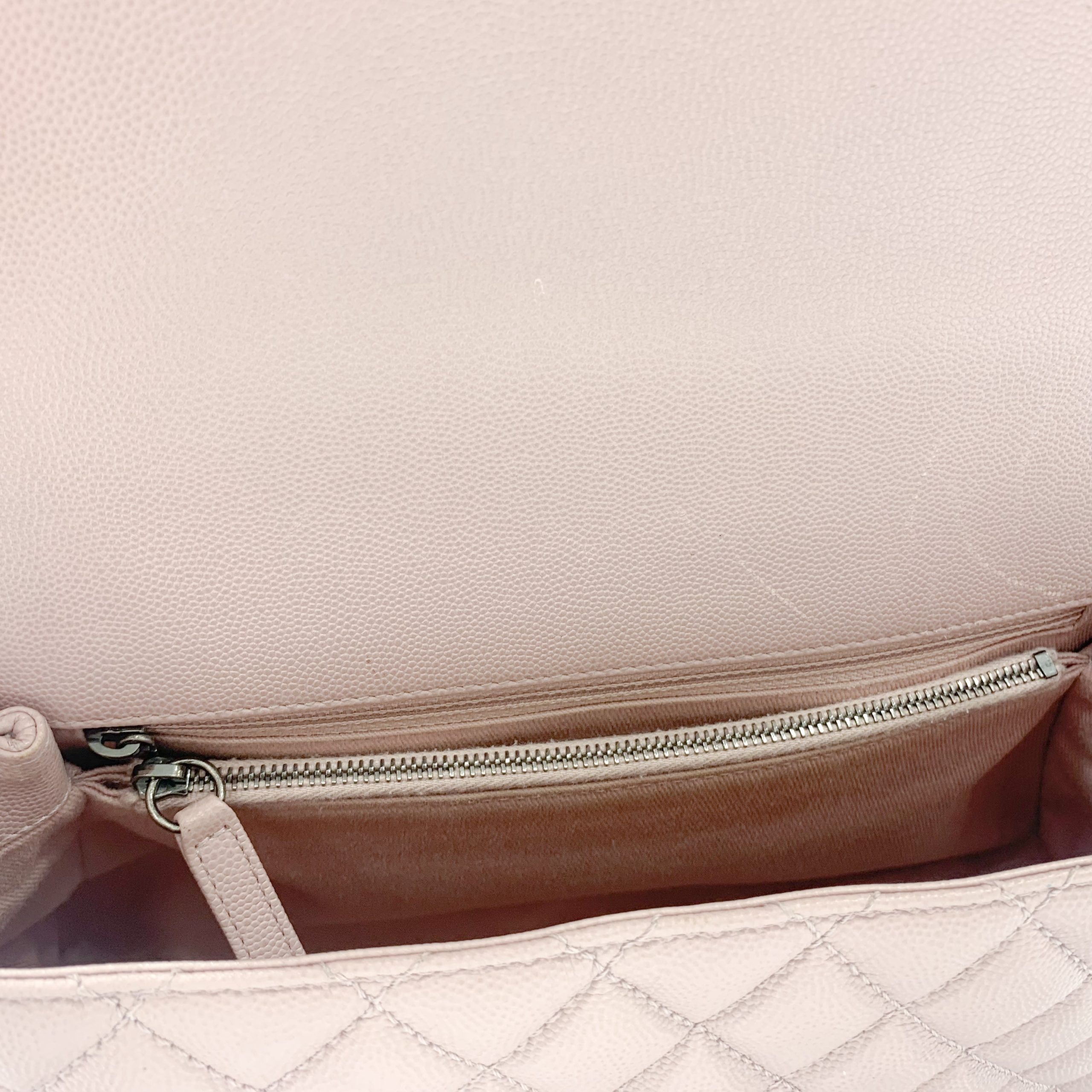 CHANEL Caviar Quilted Medium Coco Handle Flap Bag